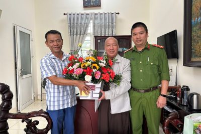 HOẠT ĐỘNG CHÀO MỪNG 43 NĂM NGÀY NHÀ GIÁO VIỆT NAM 20-11 CỦA TRƯỜNG THCS HOÀNH SƠN